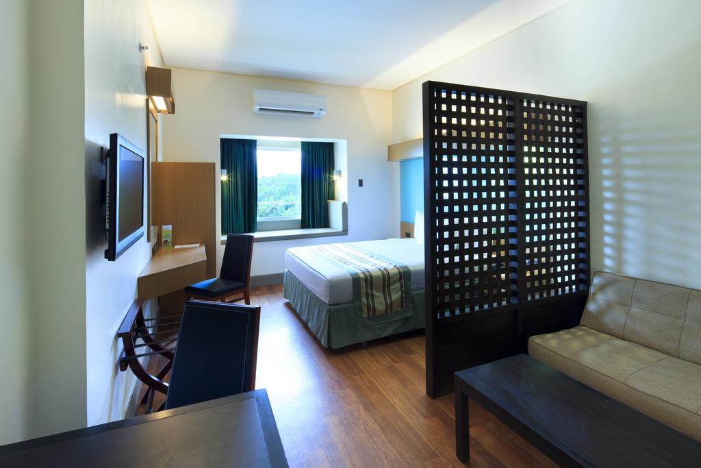 Microtel By Wyndham South Forbes Near Nuvali Santa Rosa (Laguna) Exterior foto