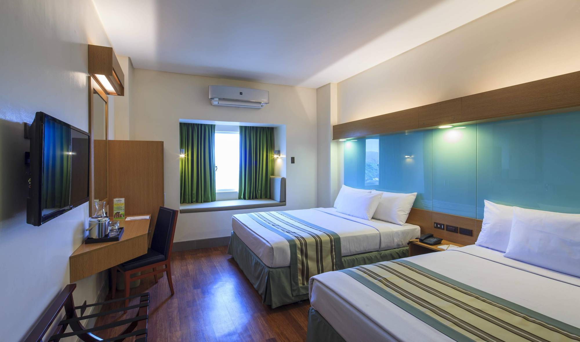 Microtel By Wyndham South Forbes Near Nuvali Santa Rosa (Laguna) Exterior foto